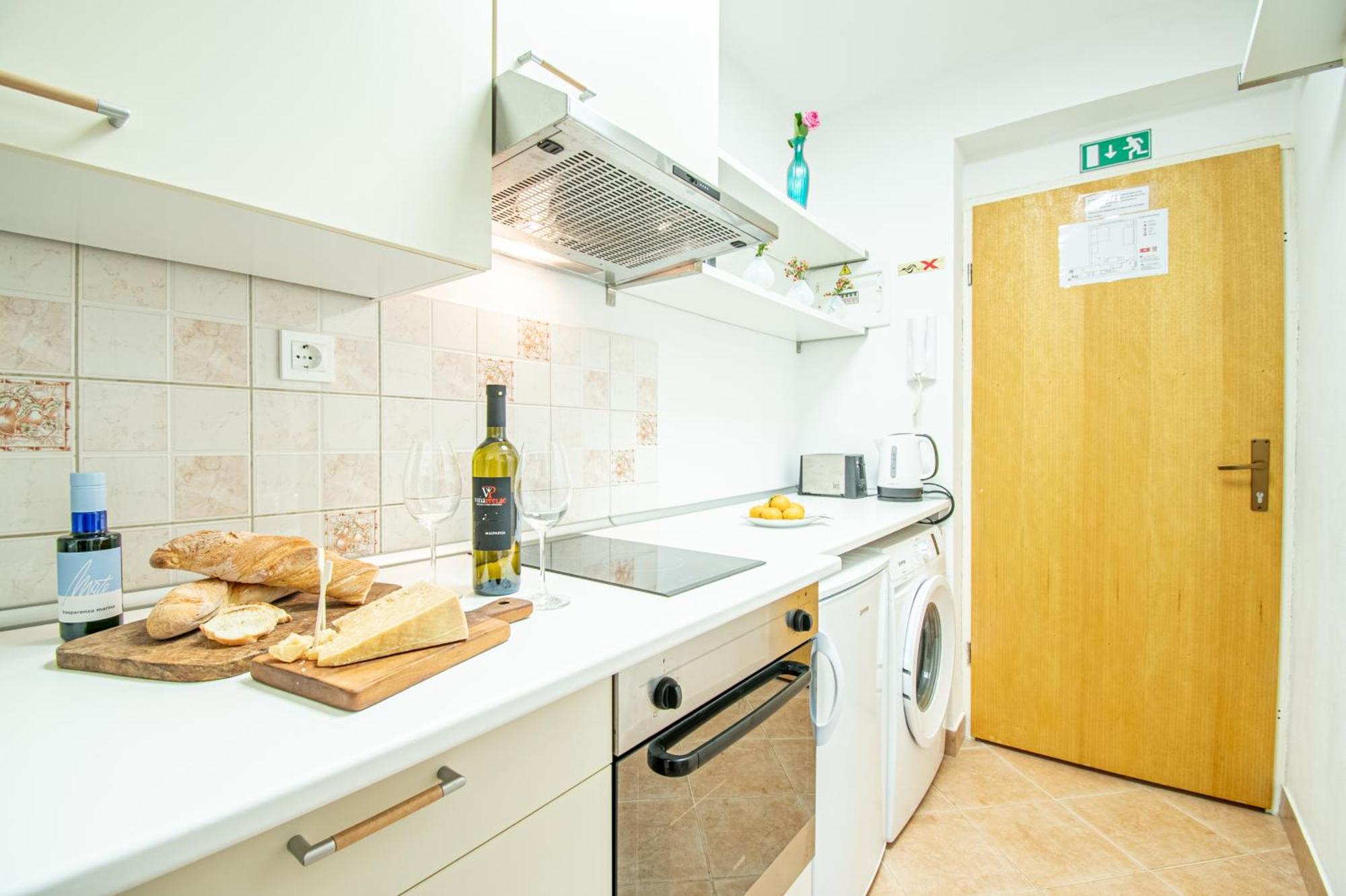 Umag Center Apartment Parking By Rentistra ภายนอก รูปภาพ