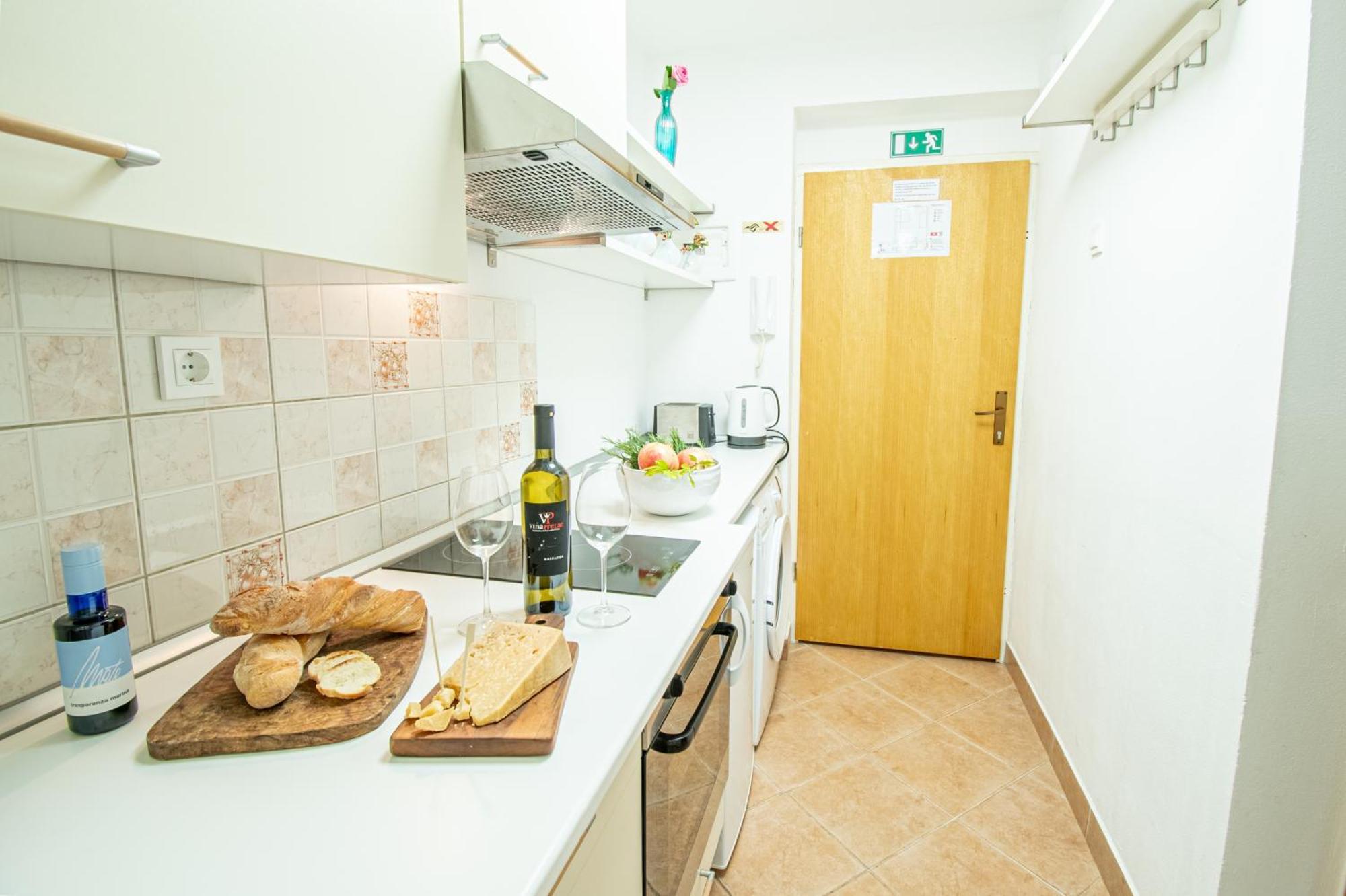 Umag Center Apartment Parking By Rentistra ภายนอก รูปภาพ
